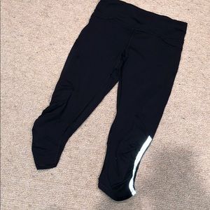 Lulu lemon Black Cropped Leggings Size 2
